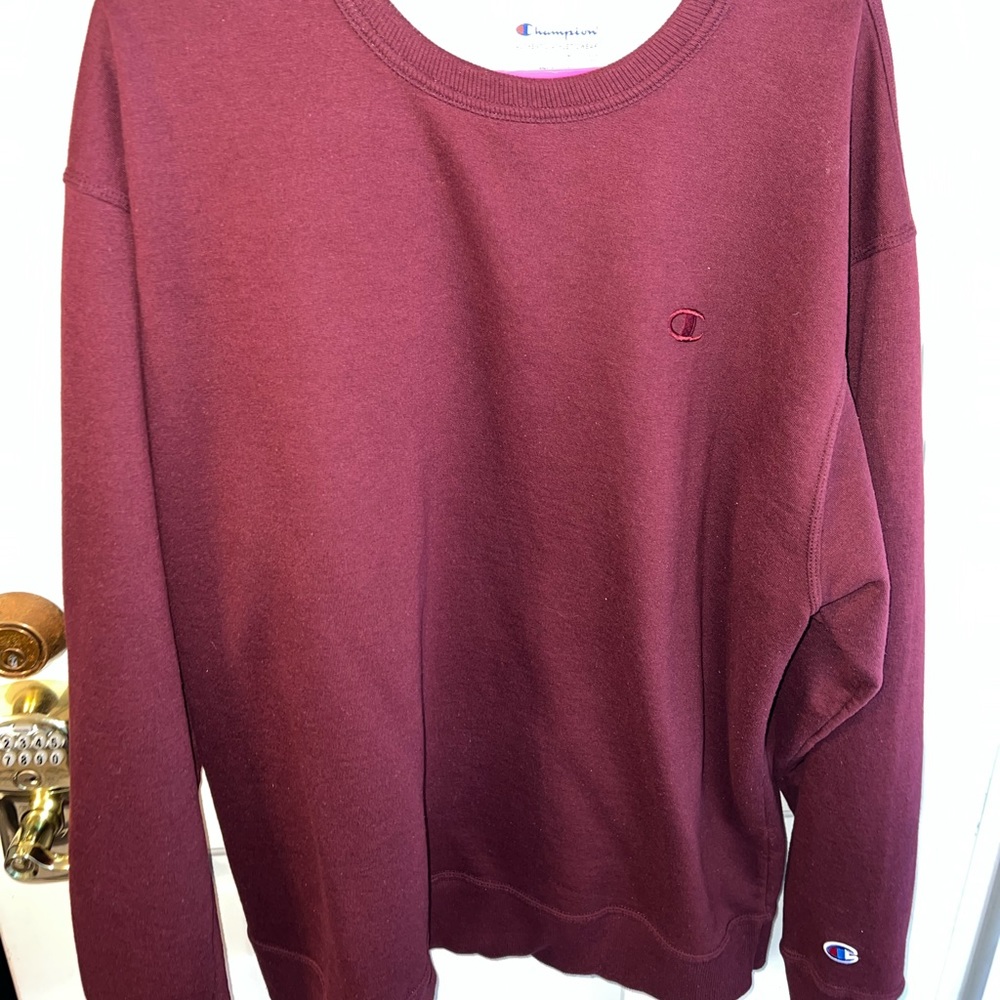 Men’s Champion crew neck sweatshirt